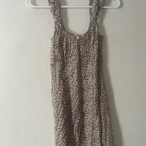 Sleeveless Brown and White Patterned Dress